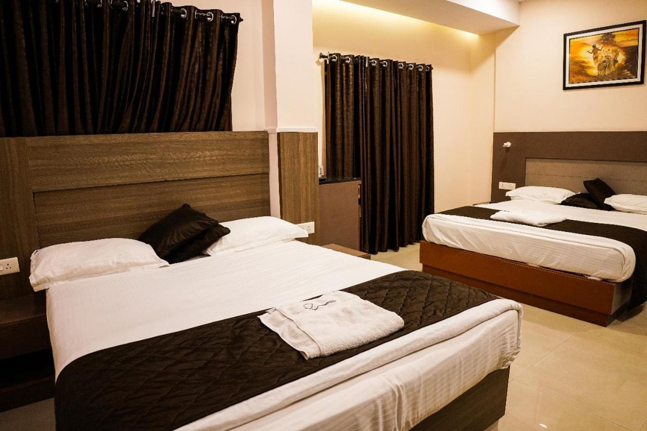 Hotel De L'Amour Port Blair Exteriör bild